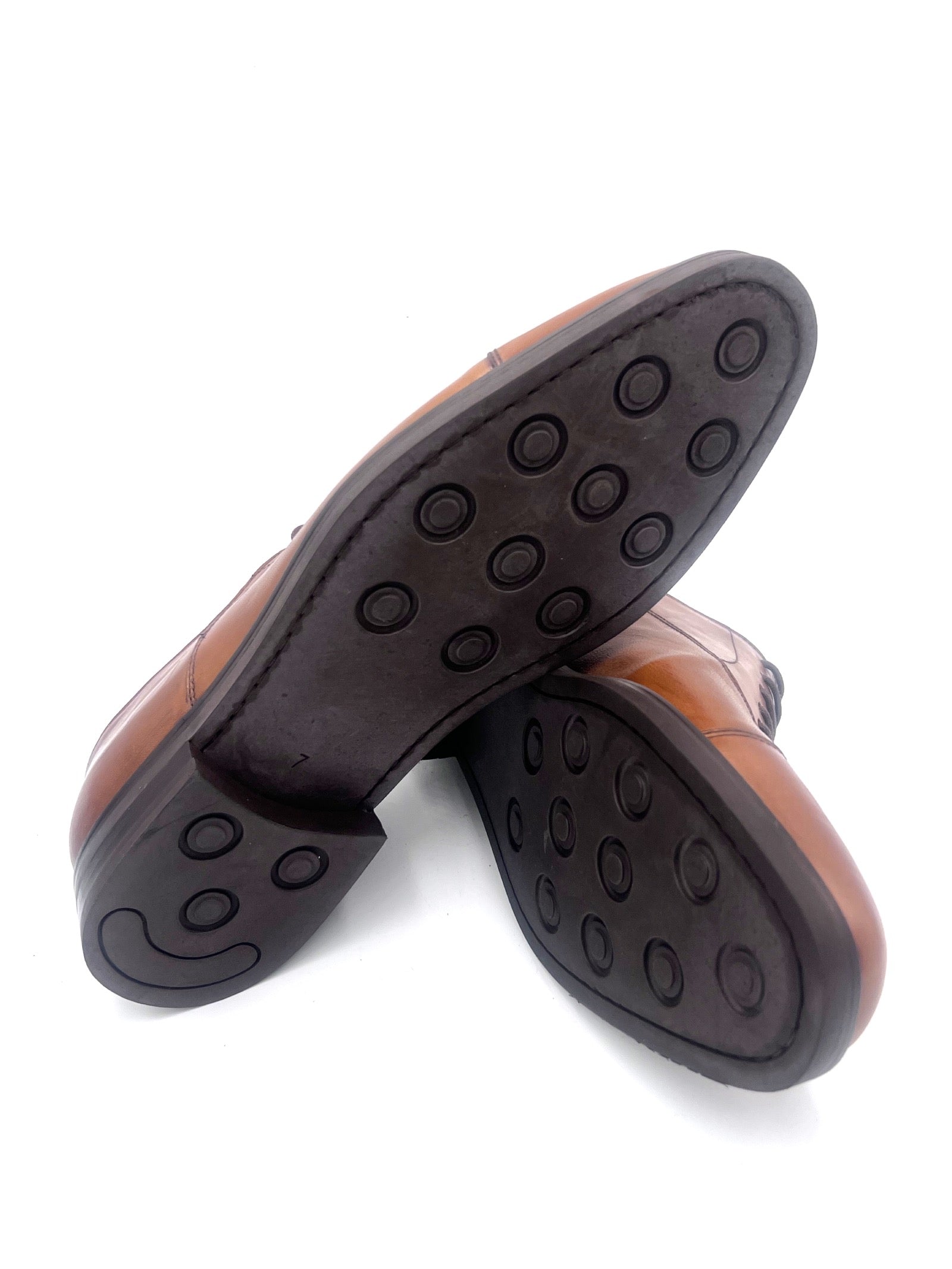 Oscar William Tan Classic Oxfords – Rubber Studded Sole
