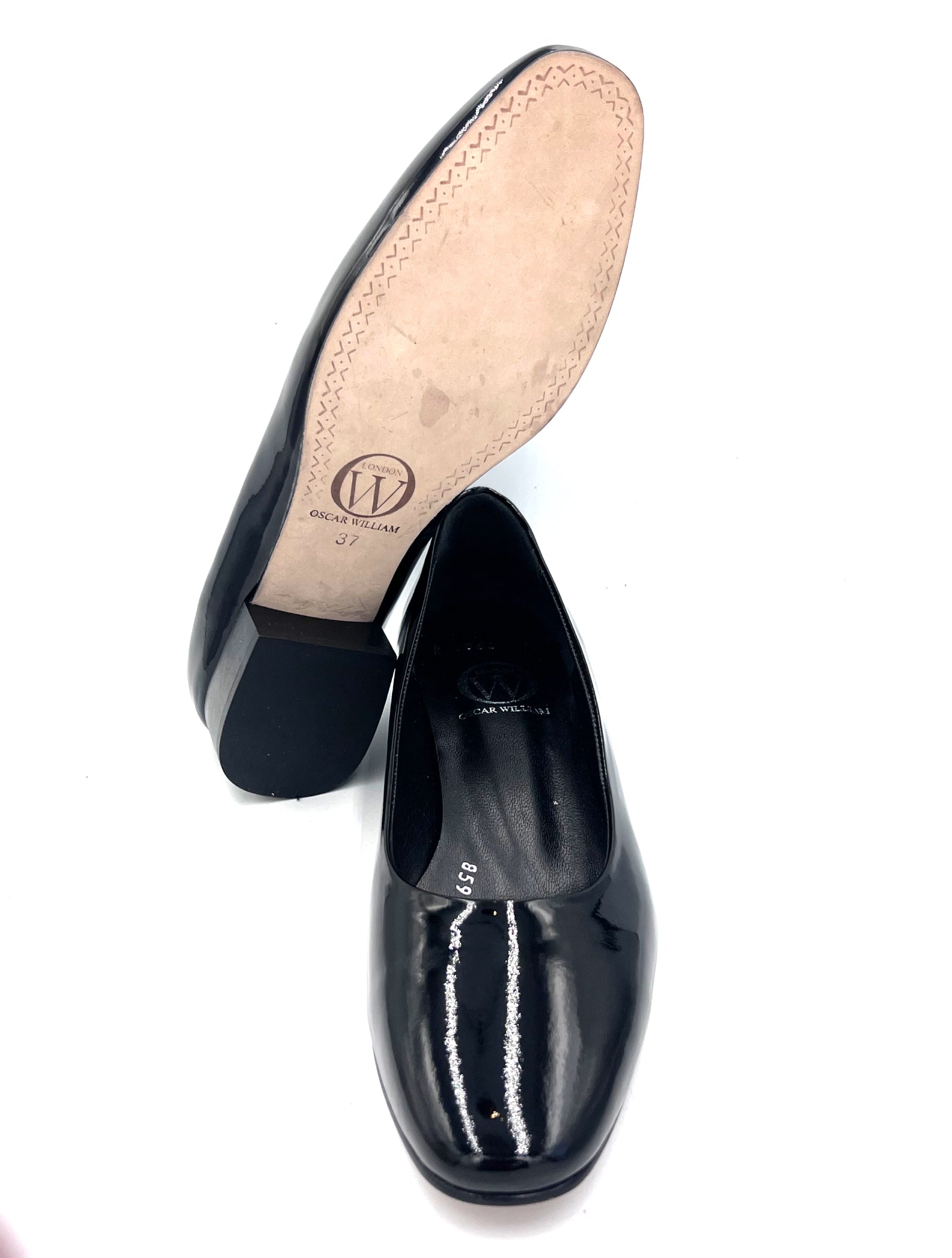 Oscar William Wholecut Pumps – High Shine Black
