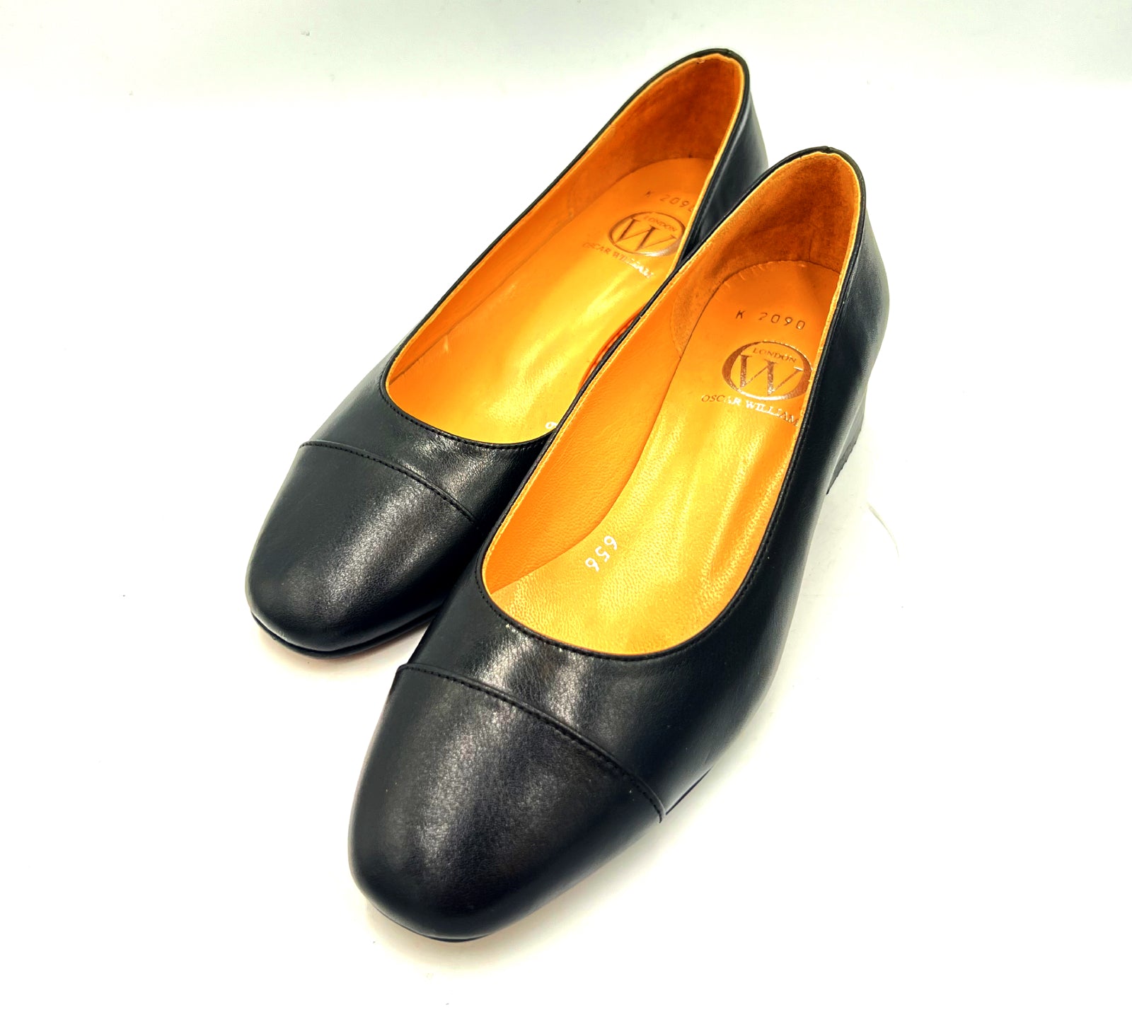 Oscar William Black Leather Formal Pumps
